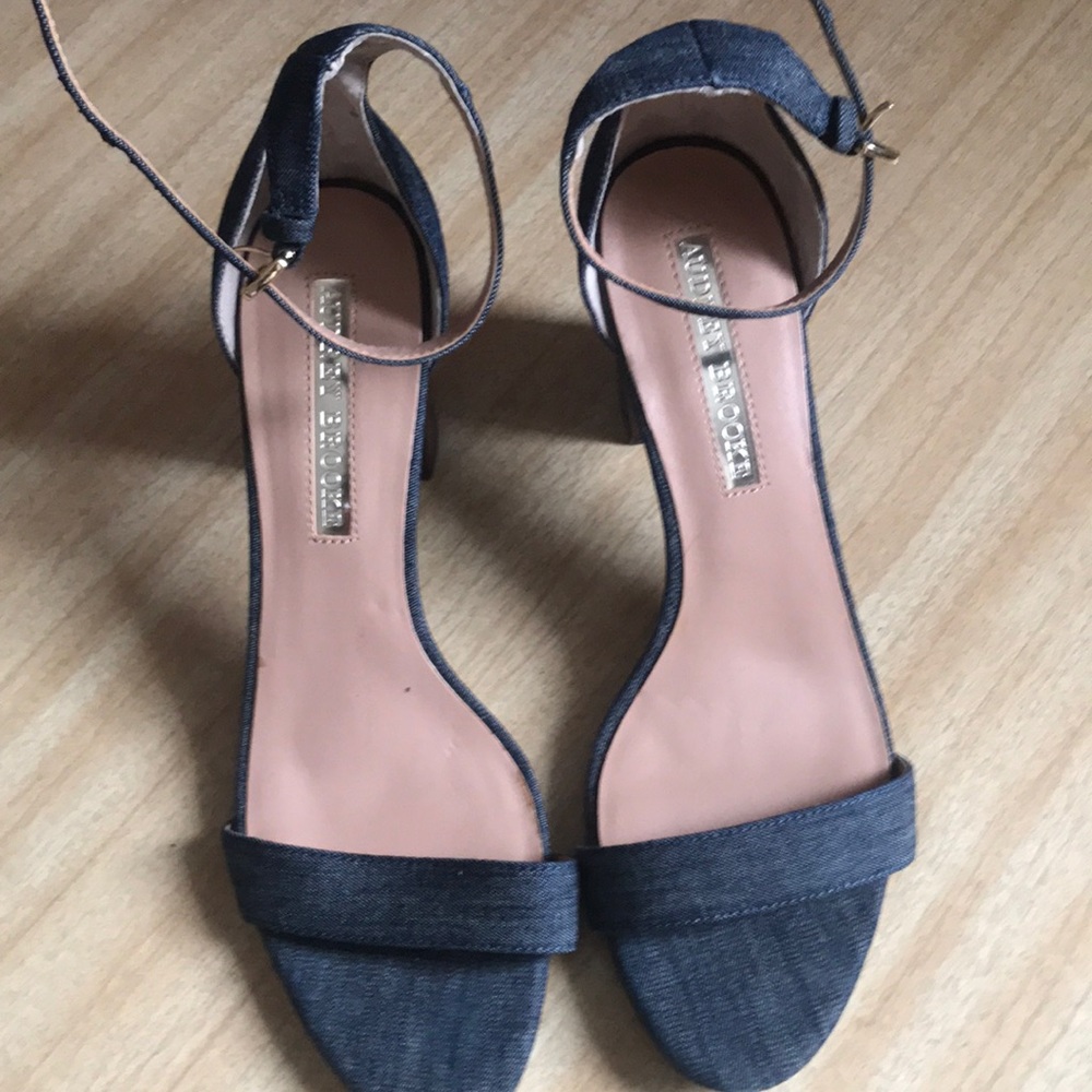 Audrey Brooke denim sandal sz10